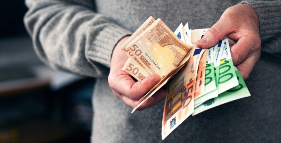 Thyhet rekordi i blerjeve me para cash, 3.1 mld euro qarkulluan jashte bankave
